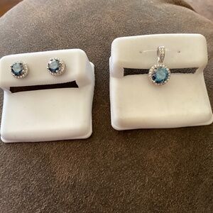 Beautiful GRA blue Sapphire Pendant and Earrings